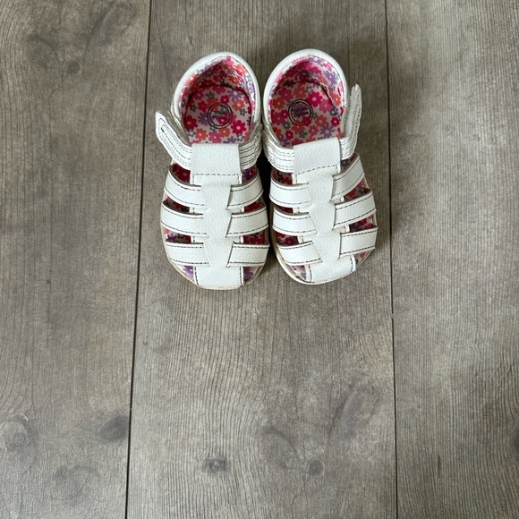 Wonder Nation Baby Toddler Girl White ‘Fisherman’ Sandals size 4 
Vguc - Picture 3 of 9